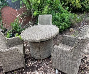 Table and chairs removal
